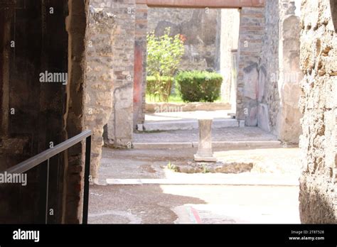 Pompeii Ruins, Remains of Roman city buried by eruption of Mt. Vesuvius ...