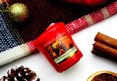 HaySparkle: Yankee Candle Christmas Memories Votive Review