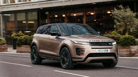 2024 Range Rover Evoque Touts New Tech, Colors - Kelley Blue Book