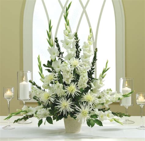 Ideas to Make Wedding Altar Flowers for the Wedding