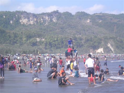 Wisata ke Pantai Parangtritis Yogyakarta ~ Liburanku