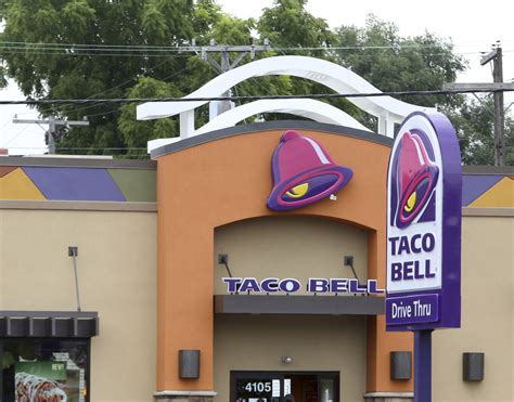 Taco Bell overtakes Burger King as 4th-largest U.S. chain - Grand Forks ...