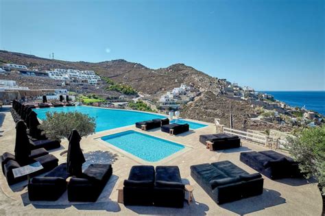 19 Incredible Hotels in Mykonos for a Glamorous Getaway | 2023