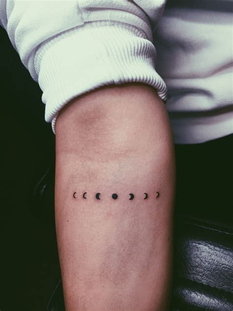 Moon Minimalist Tattoo Design (2022)