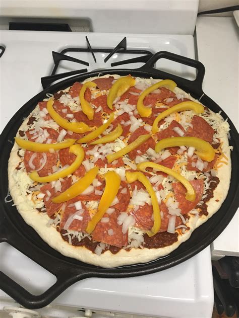 Pizza on the 14" Lodge Pizza Pan : r/castiron