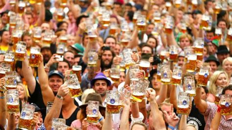 Munich: Oktoberfest 2022 Ticket, Tour, Lunch and Drinks | GetYourGuide