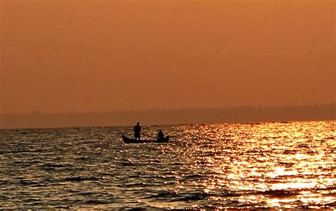 Stock Pictures: Sunsets on Lake Vembanad in Kerala