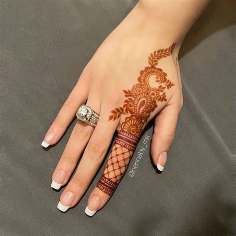 160+ Simple Mehndi Designs Perfect For Minimalist Brides! - ShaadiWish ...