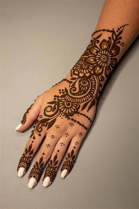 Henna - Essential Henna