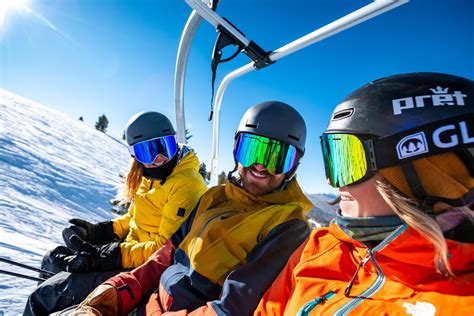 The Complete Guide to Ski Helmets - Courchevel.VIP