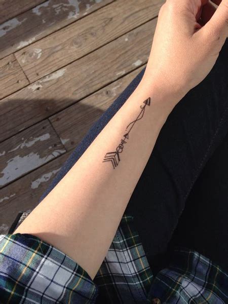 20 Stylish Arrow Tattoo Designs for Modern Look