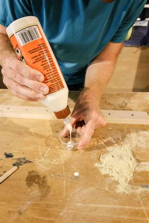 How to make DIY wood filler