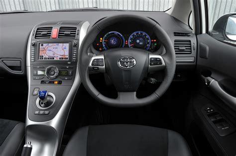 Auris Hybrid Interior (2010 - 2012) - Toyota Media Site