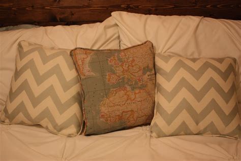 Southern DIY Diary: Pillow with cording... How-to!