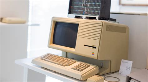 The Reason Why The Apple Lisa Computer Failed