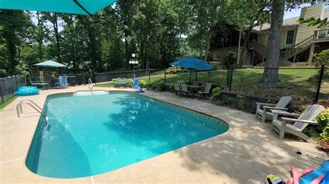 6 Birmingham Pools You Can Rent This Summer | StyleBlueprint