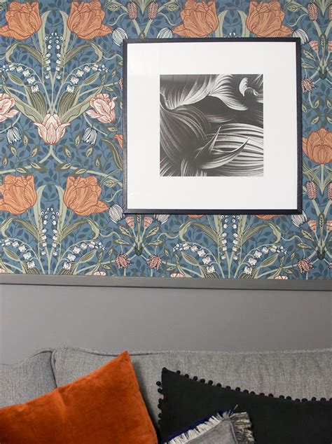 5 ways to use classic wallpaper in your living room