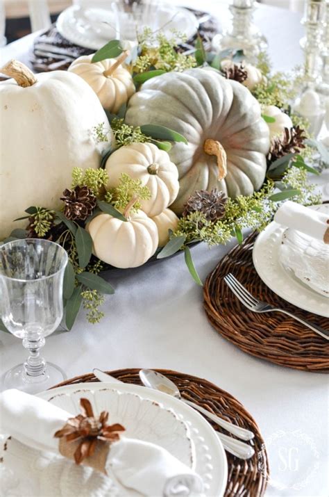 55 Beautiful Thanksgiving Table Decor Ideas - DigsDigs