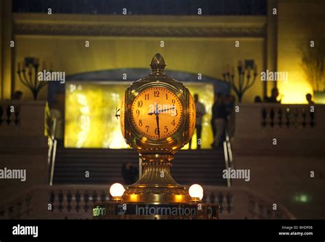 Grand Central Station clock Stock Photo - Alamy