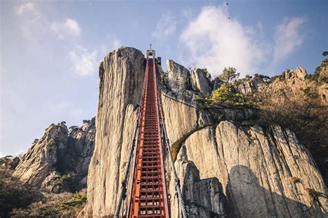 HERE ARE THE 30 MOST SCARIEST BRIDGES IN THE WORLD - MisterStocks