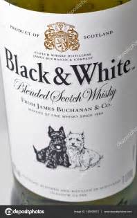 Black and White Scotch Whisky bottle closeup – Stock Editorial Photo ...