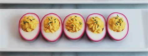 Beet-Pickled Deviled Eggs | Get in my Mouf