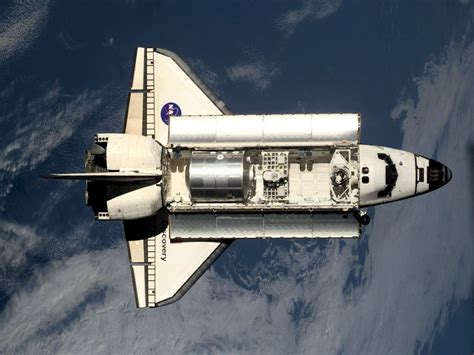 Space shuttle discovery wallpaper | 1024x768 | #34653