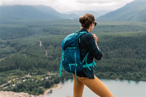 The Best Gear for Summer Hiking — Leslie Carvitto Photography