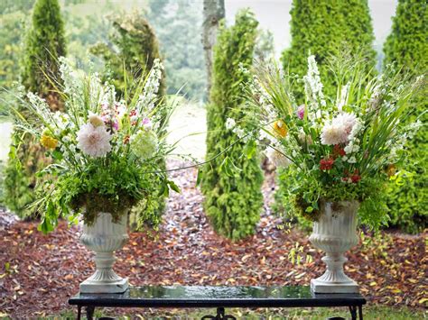 DIY Weddings: How to Create One-of-a-Kind Arbors and Altars ...