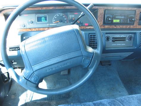 1992 Chevrolet Caprice - Information and photos - MOMENTcar