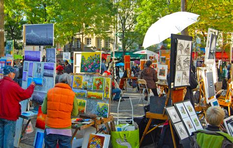 A Paris Guide: A Walk Through Montmartre