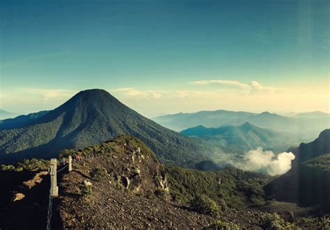 46+ Gunung Terindah Di Jawa PNG | Serba Aneh di Dunia