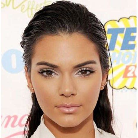 Kendall Jenner Red Lipstick Makeup | Lipstutorial.org