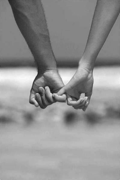 The Way You Hold Hands Says A Lot About Your Relationship - Lifestyle