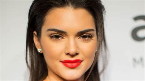 Kendall Jenner Red Lipstick | Lipstutorial.org