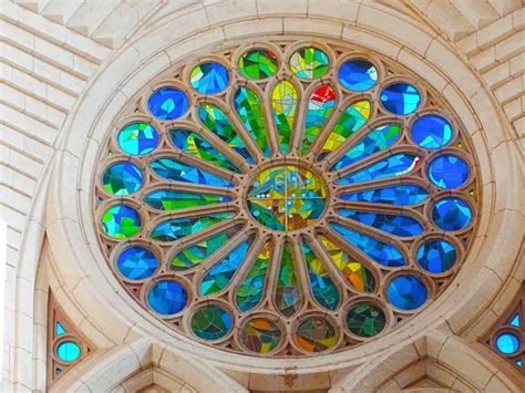 Tips For Visiting the Sagrada Familia, Barcelona - Where Goes Rose?