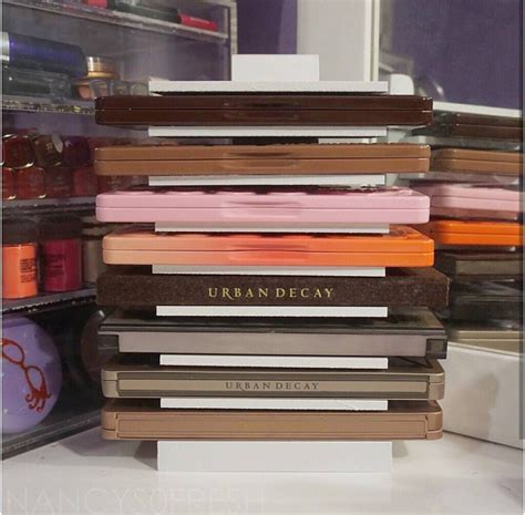 Makeup Palette Holder/Organizer & Display