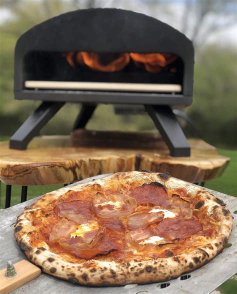 Bertello Outdoor Pizza Oven Bundle - Bertello Pizza Oven, Gas+Wood Tray ...