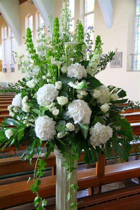 214 best CHURCH ALTAR ARRANGEMENTS images on Pinterest | Church flowers ...