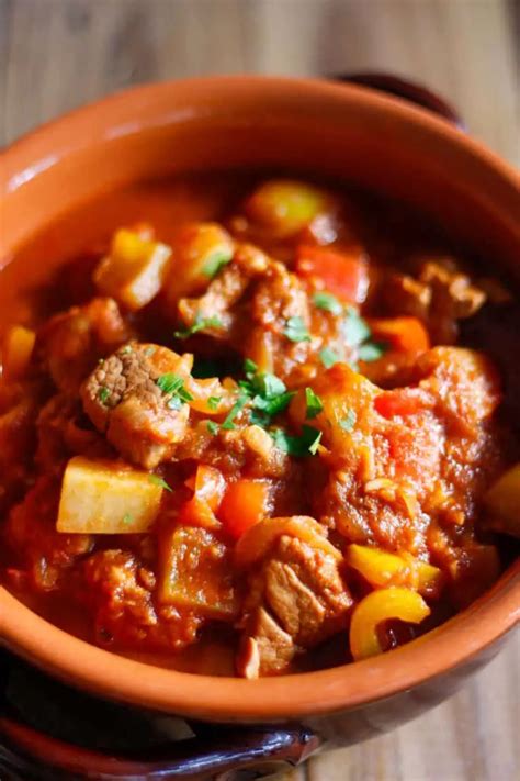 Easy and Delicious Hungarian Pork Goulash Recipe - Explore Cook Eat