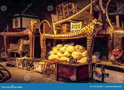 The Tomb and Treasures of King Tut Editorial Image - Image of ...