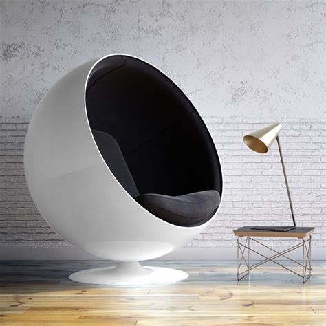 Eero Aarnio Ball Chair