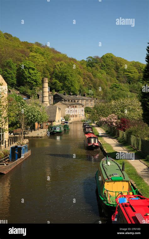 A view of the Rochdale canal Stock Photo - Alamy