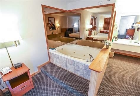 BEST Hotels with Jacuzzi in Room in Branson, MO ️ 2025