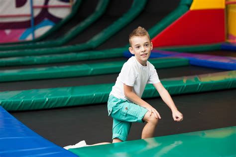 5 Tips for Planning an Awesome Trampoline Park Birthday Party - Sky ...