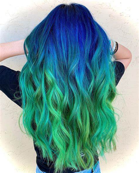 Blue green hair - crazy colors for a cool mood