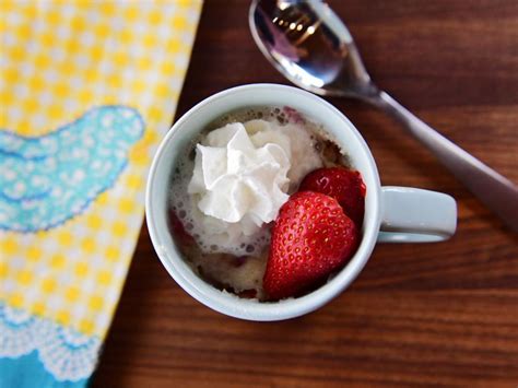 Very Berry Mug Cake Recipe | Ree Drummond | Food Network