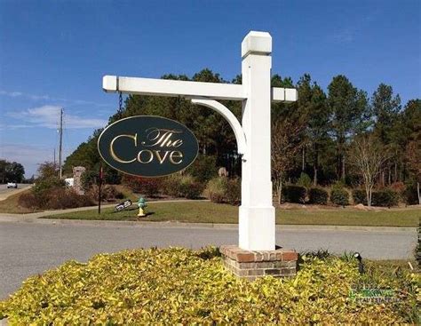 Entrance sign | Subdivision entrance, Farm signs entrance, Entrance sign