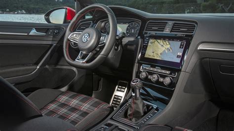 VW Golf GTI Performance Pack Mk7 facelift (2017) review | CAR Magazine