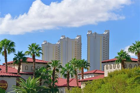 Las Vegas Hotels With Balconies: The Best Views on the Strip ...